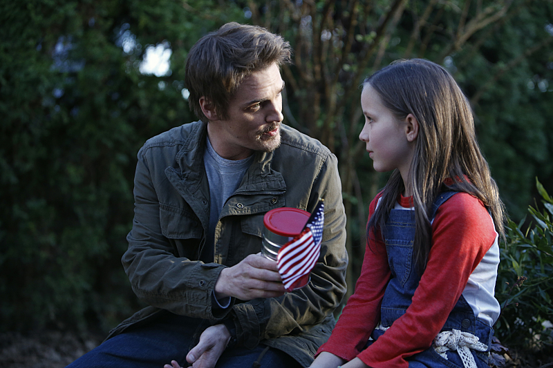 Riley Smith (left) and Ada Breker (Photo: Bettina Strauss/The CW)